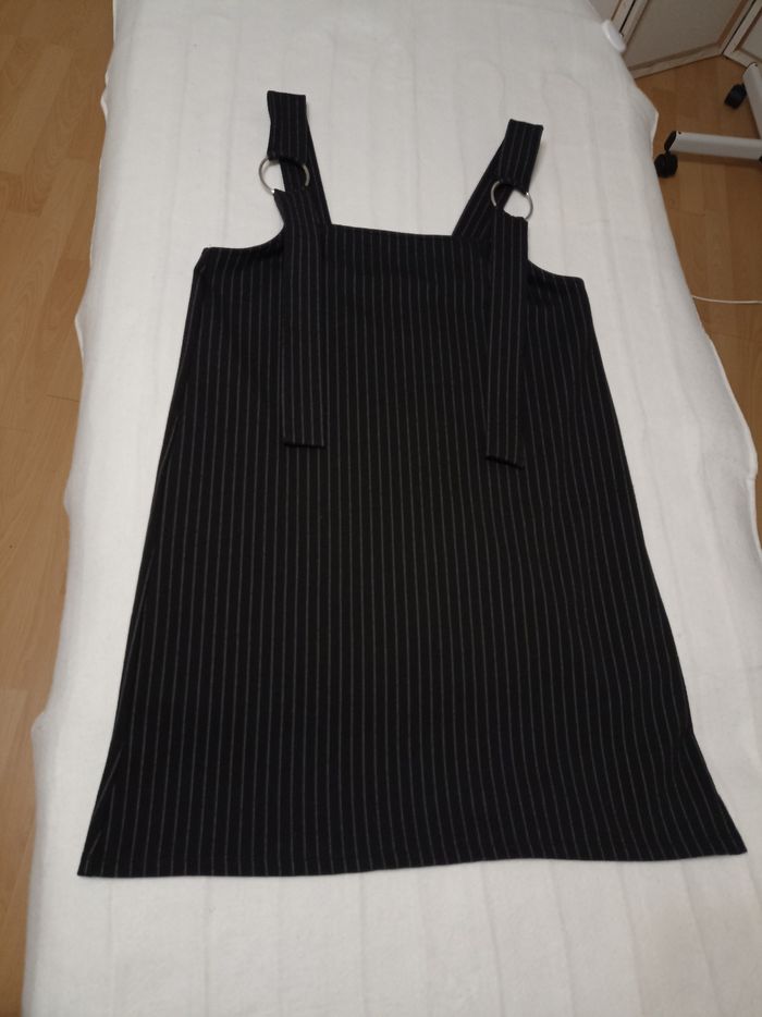 Magnifique robe pull & bear en taille L