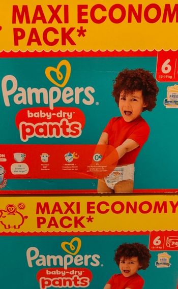 Couches Pampers 