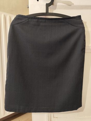 Jupe mini Armani Collezioni - tg44 italienne - 38/petit 40 française – laine – comme neuve