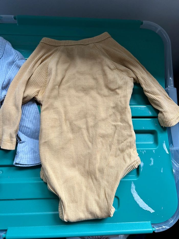 Lot de 5 bodys manches longues kiabi , 1 mois - photo numéro 8