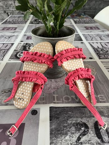 Sandales petite fille neuve taille 30