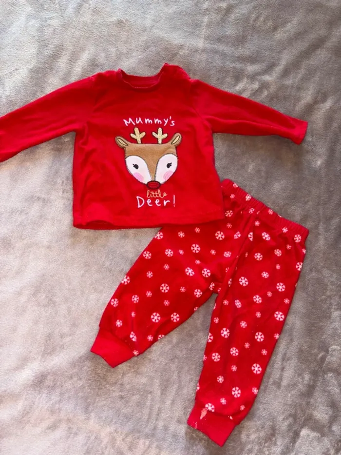 Lot de deux pyjamas de Noël pour jumeaux taille 6/9 mois primark en très bon état - photo numéro 4