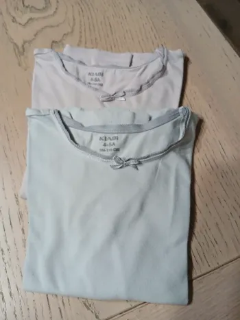 Lot 2 chemises sous vêtements fille 4/5 ans