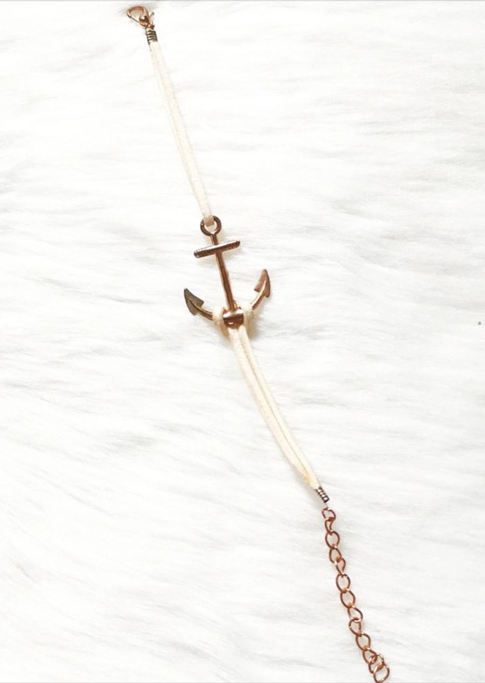 Bracelet ancre marine doré et blanc cassé 🖤 - photo numéro 2