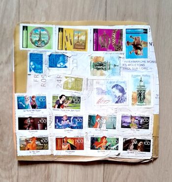 lot de timbres disney et autres