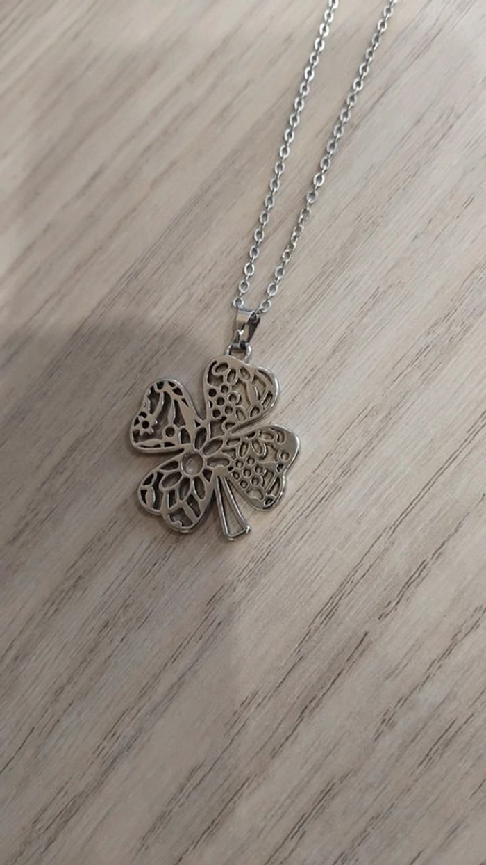 Collier trèfle