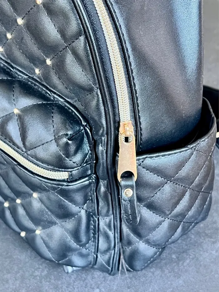 Sac à dos noir simili cuir - photo numéro 4