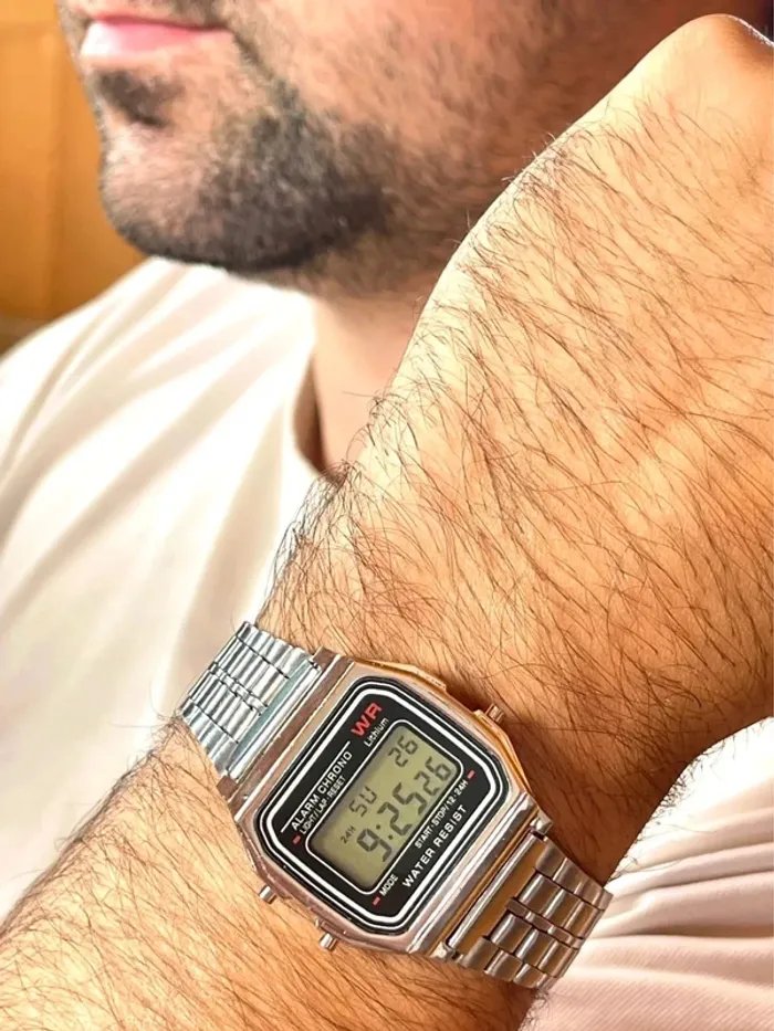 Montre Digitale en Acier Inoxydable Neuve avec Chronomètre - photo numéro 3