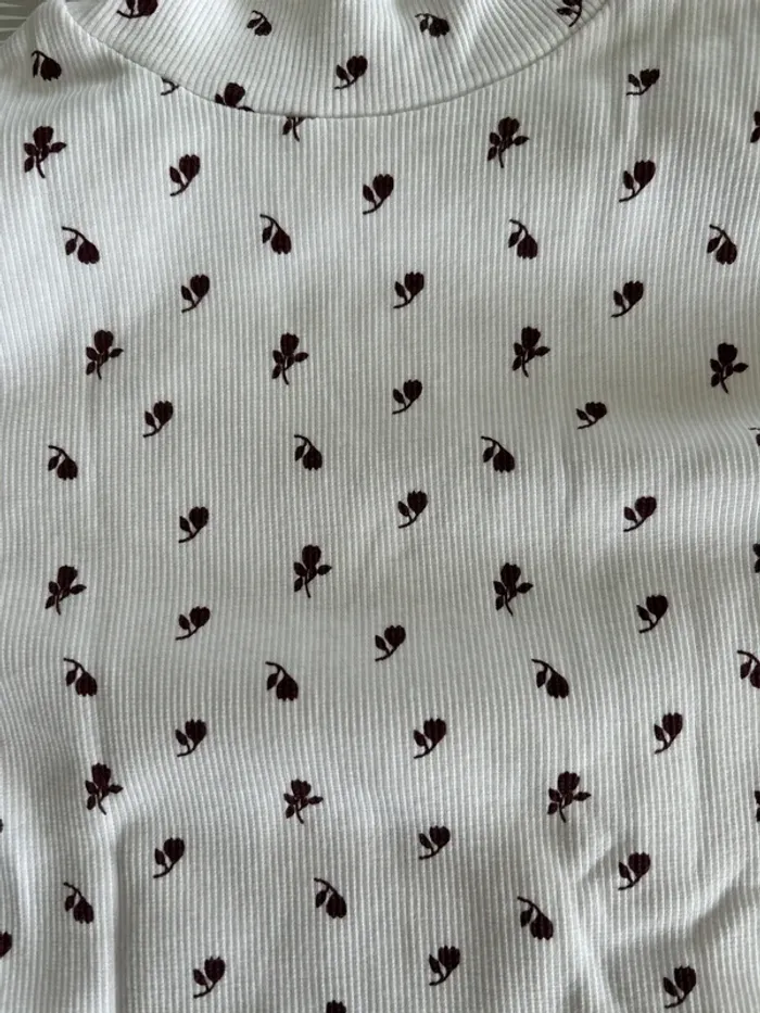 Tee shirt taille 10 ans - photo numéro 2