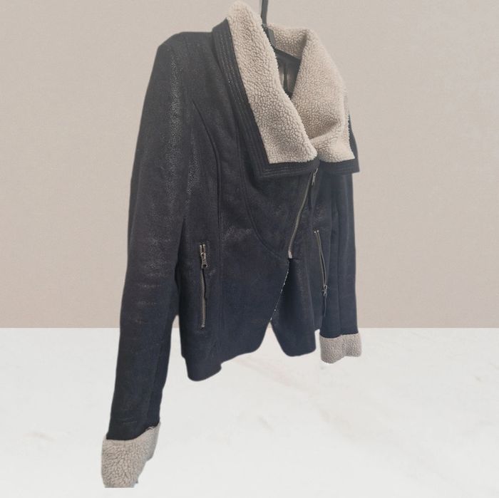 Magnifique petit manteau fausse fourrure taille M - photo numéro 2