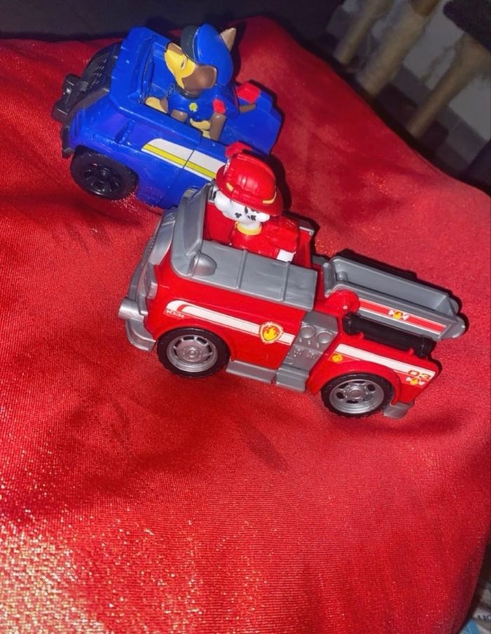 Figurines et véhicules pat patrouille