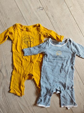 2 barboteuses/pyjama manches longues 9 mois
