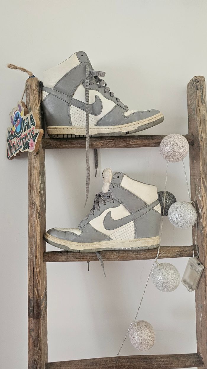 Baskets compensées Nike taille 41 - photo numéro 2