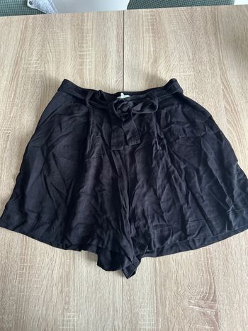 Short noir