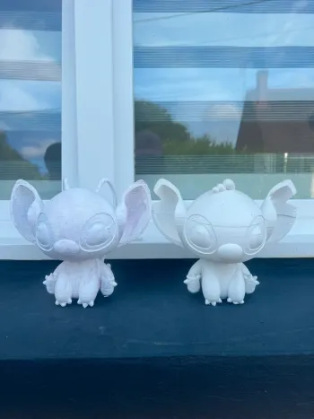 Lot de deux grandes figurines 3D stitch et Angel disney à peindre