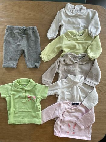 Lot de 5 hauts + 1 pantalon + 1 gilet
