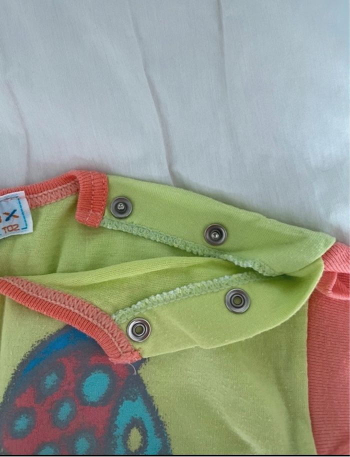 Tee shirt vert et orange - photo numéro 5