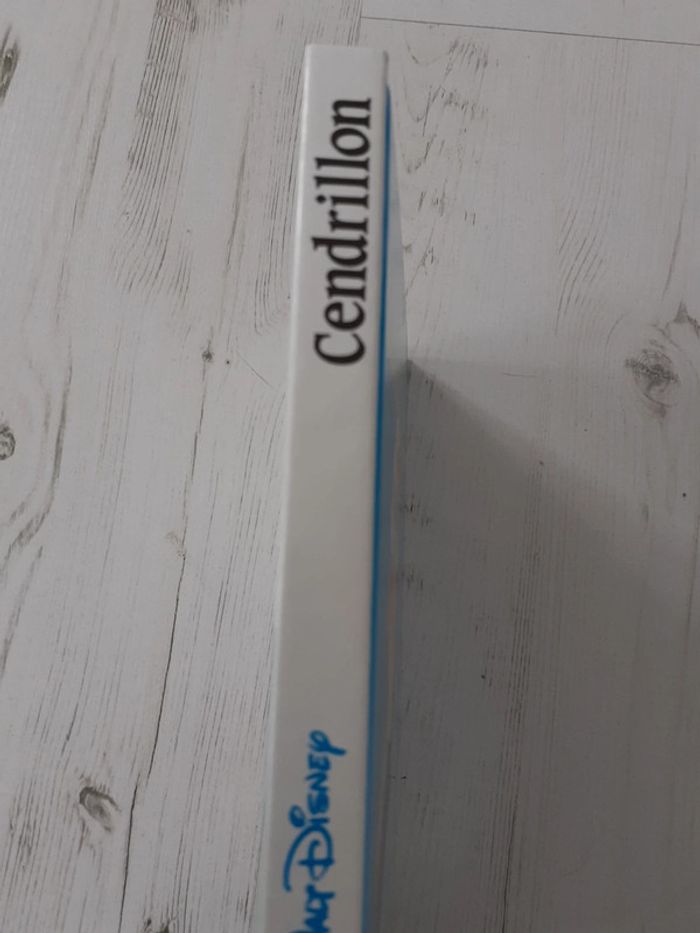 Livre Cendrillon Walt Disney - photo numéro 2