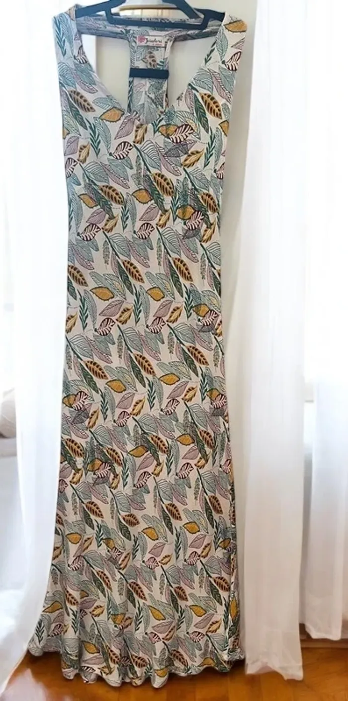 Magnifique robe d'été à volants XS - photo numéro 2
