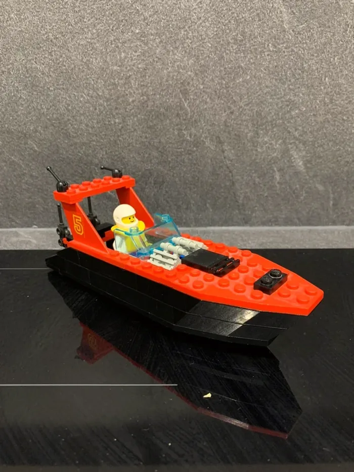 Lego 6679 dark shark