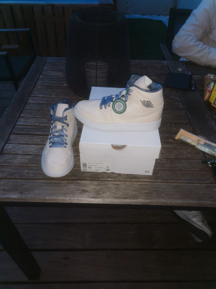 Air Jordan 1 mid se