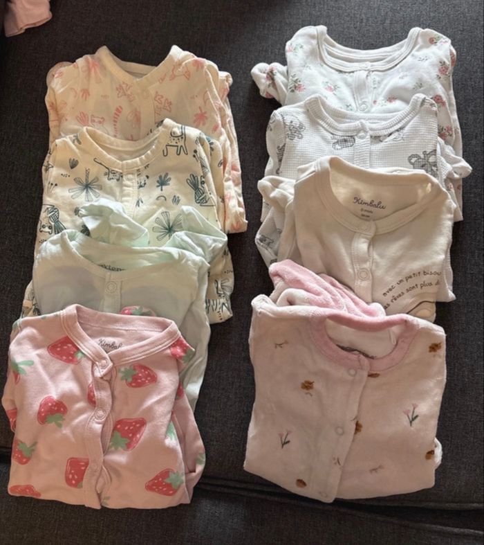 Lot pyjamas bébé 0 - photo numéro 2