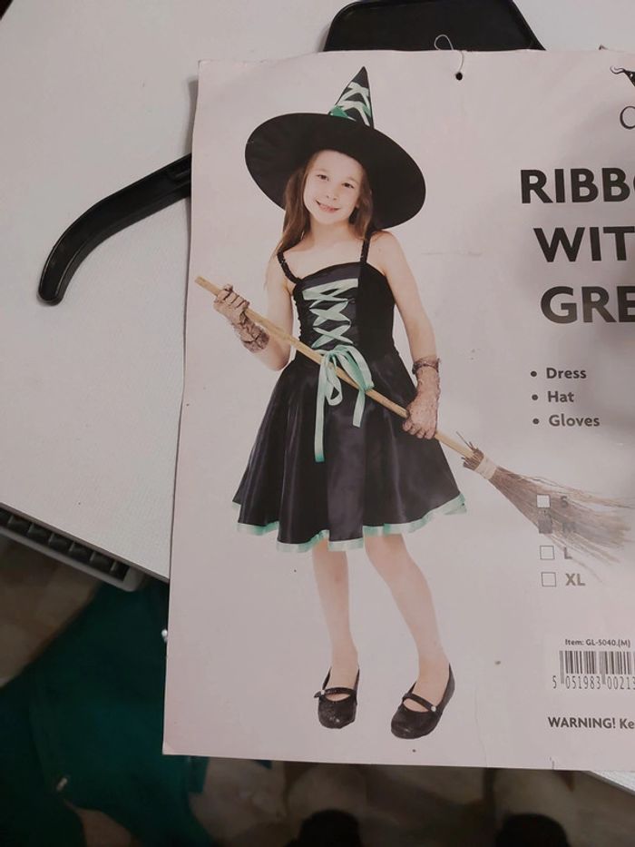 Robe et chapeau halloween