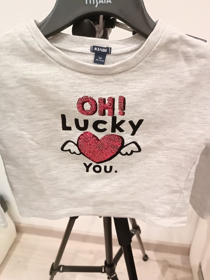 Pull 5 ans Kiabi blanc avec strass - photo numéro 2