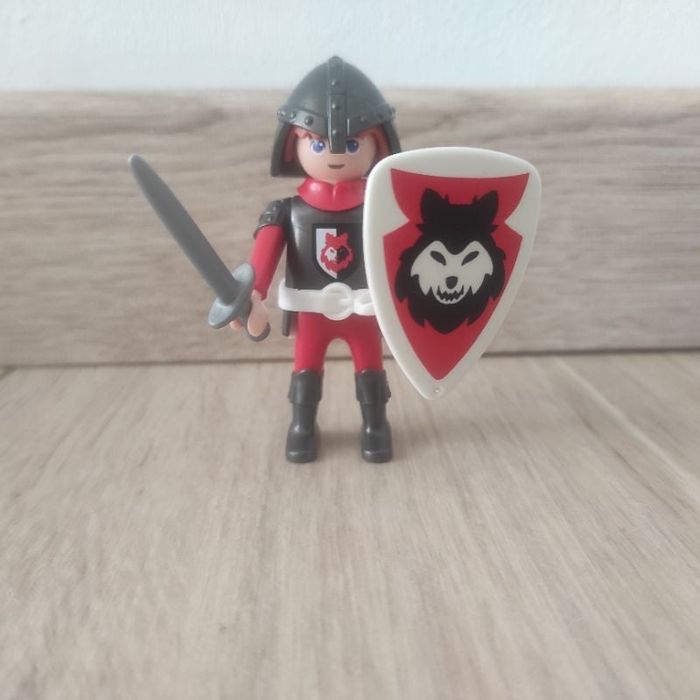 Playmobil chevalier rouge et gris
