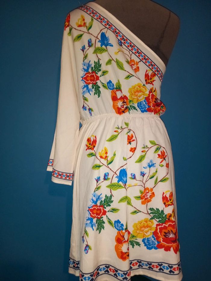 Robe épaule dénudée L - photo numéro 8