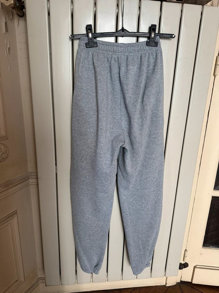 Jogging gris - photo numéro 2