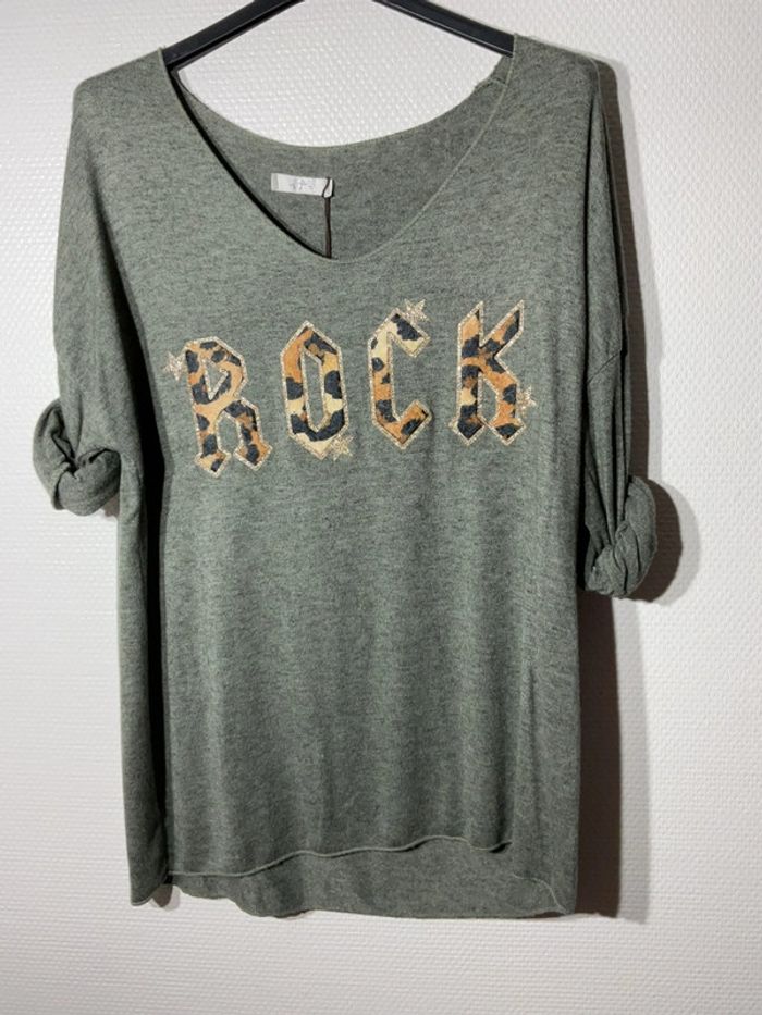 Pull « rock » femme taille unique (36-42)- nos- neuf avec étiquette