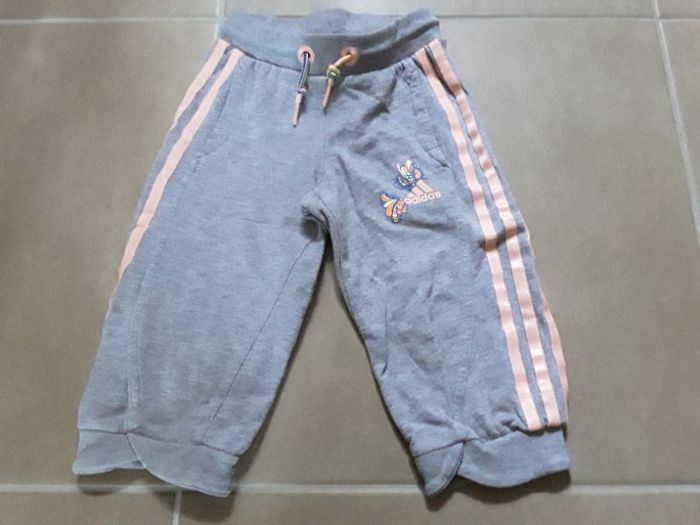 Pantacourt sport gris fille 5-6 ans ADIDAS TBE