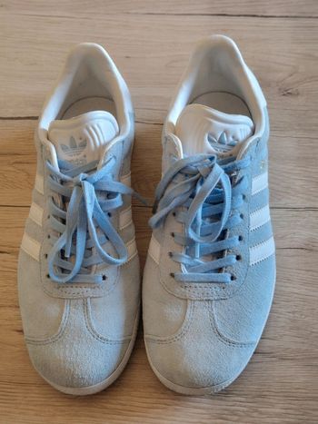 Adidas Gazelle – Bleu clair / Blanc