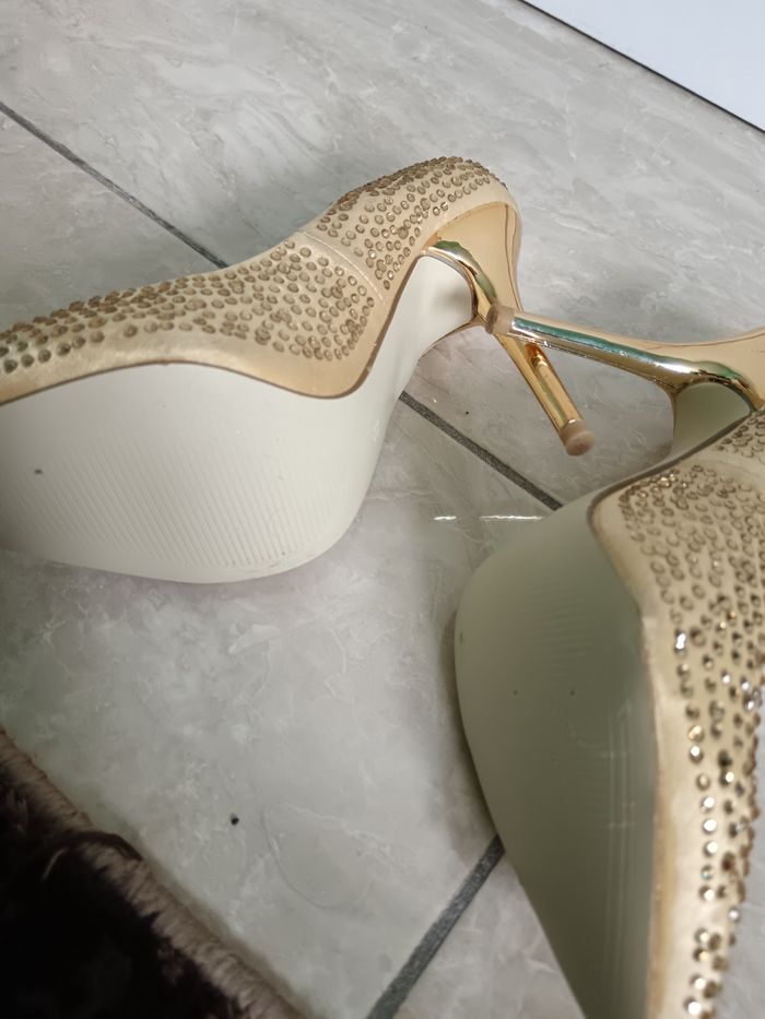 Escarpins dorés à strass élégants taille 36 - photo numéro 3