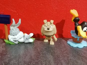 Lot 3 figurines collector toons