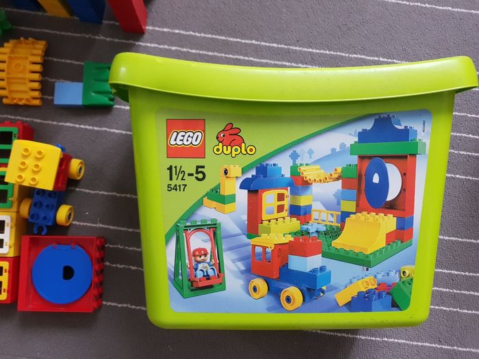 Grande boîte de Lego Duplo - photo numéro 9