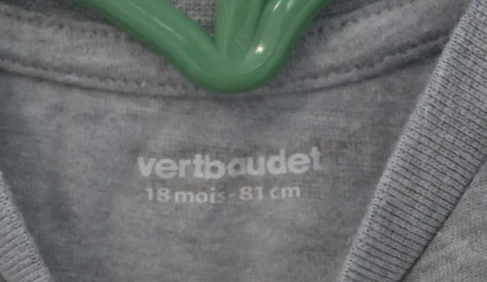 Ensemble haut/gilet Vertbaudet, chemise Tape à l'oeil et pantalon Mots d'enfants 18 mois - photo numéro 8