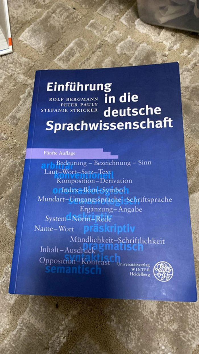 Einführung in die deutsche Sprachwissenschaft Édition en Allemand