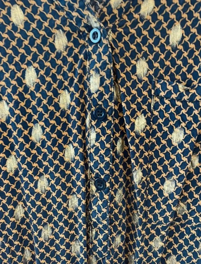 Chemise motifs dorés neuve taille L - photo numéro 4