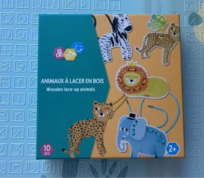 Jeu Animaux à lacer en bois