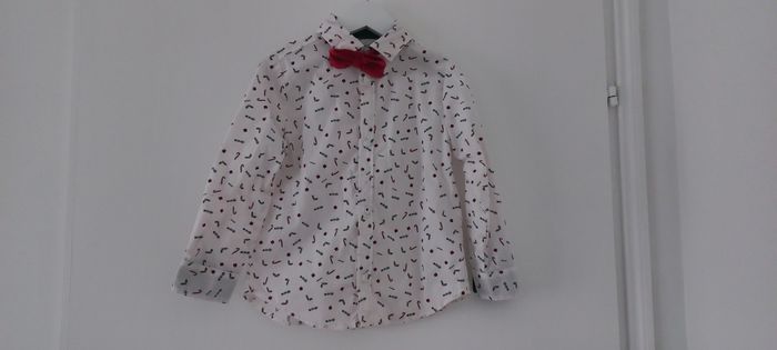 Chemise de Noël avec nœud papillon