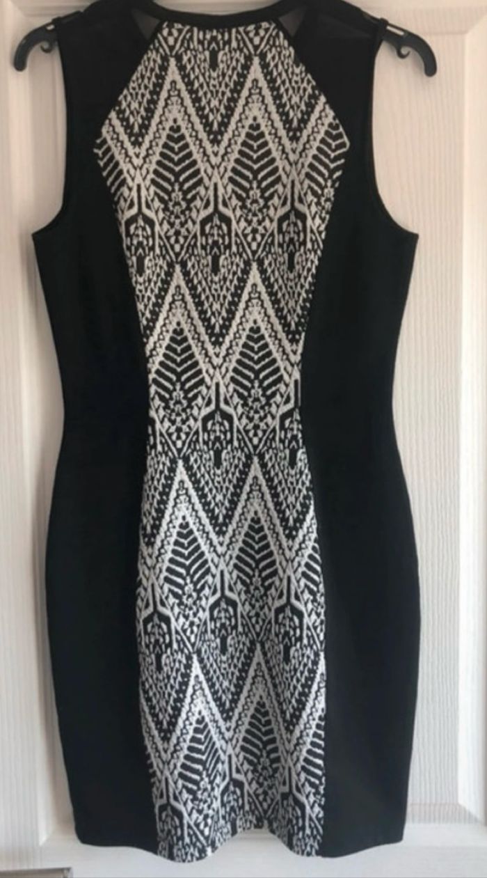 Robe noire et blanche H&M - photo numéro 2