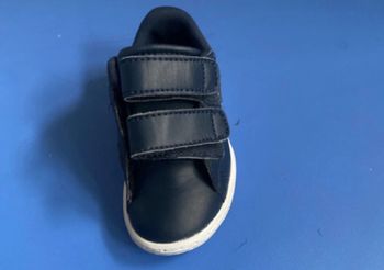 Basket à scratch bébé garçon Lacoste