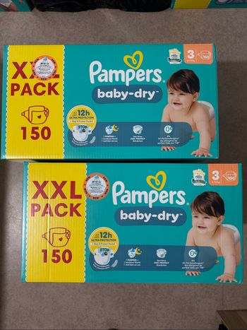Lors de deux cartons de couches, taille trois, Pampers, baby, dry