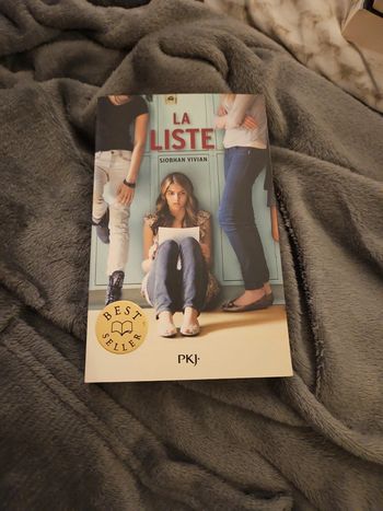La liste, livre format poche, de siobhan Viviane, collection pkj
