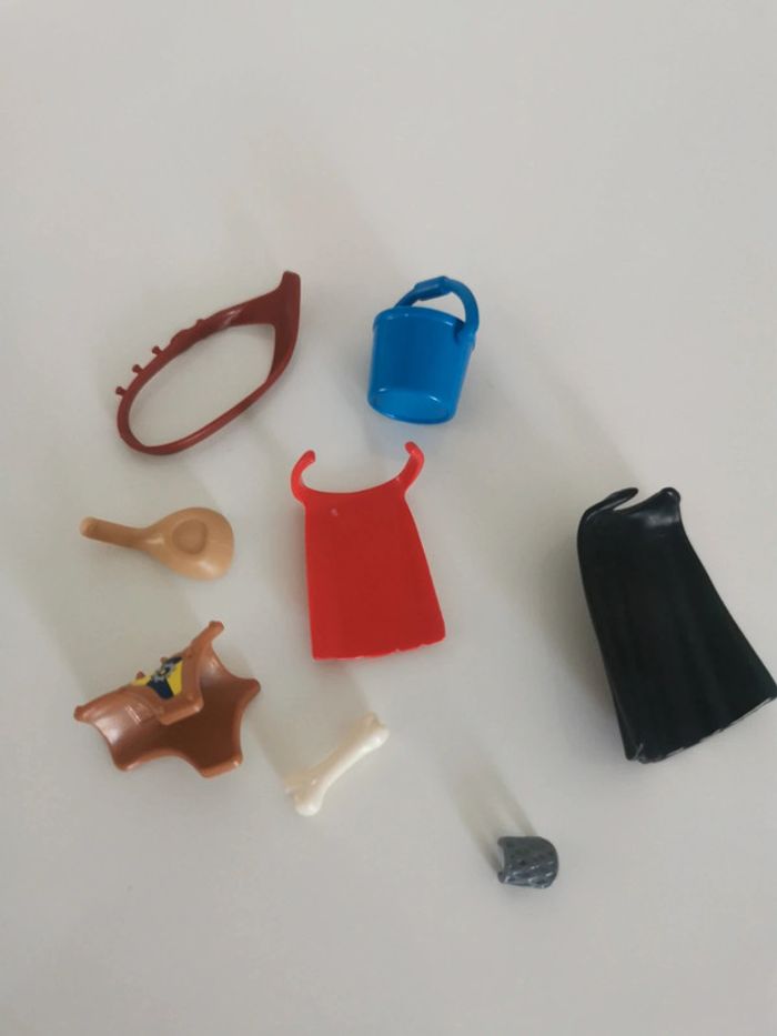 Playmobil lot vrac cape os selle de loup porteur seau bracelet - photo numéro 4