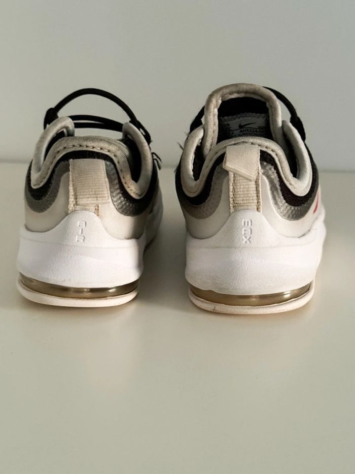 Basket Air Max Nike Taille 22,5 - photo numéro 5