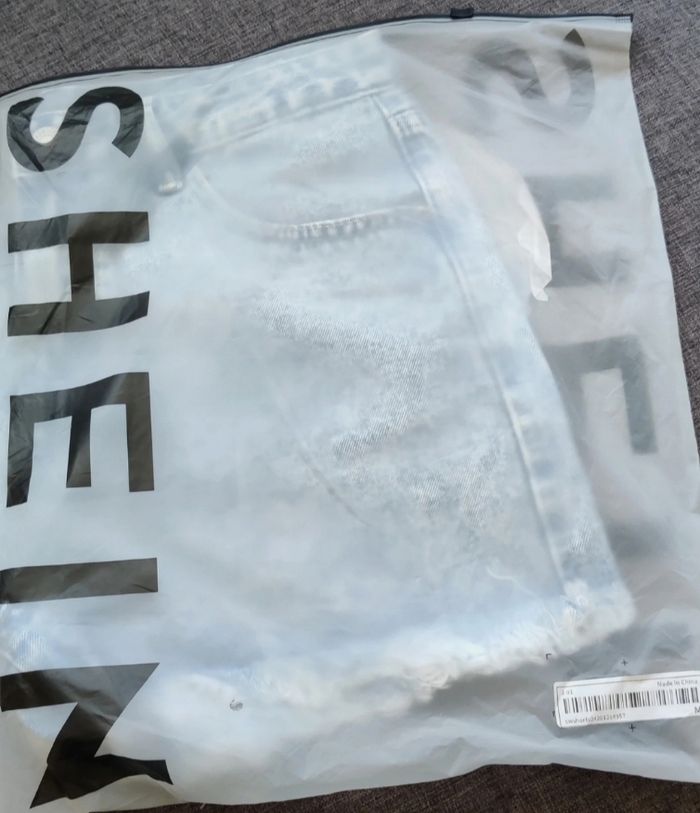 Short jean effiloché M - photo numéro 3