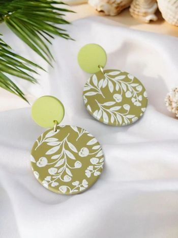 Boucles d'oreilles pâte polymere  - verte imprimé fleurs blanches - bohème tendance